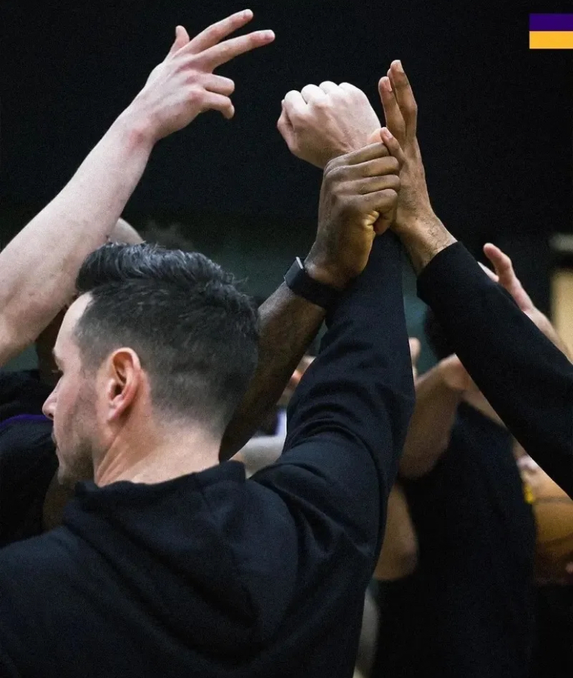 关于集结日NBA总决赛焦点战;洛杉矶湖人战术微调;管理层满意;轮换策略成焦点的信息 关于集结日NBA总决赛焦点战;洛杉矶湖人战术微调;管理层满意;轮换策略成焦点的信息